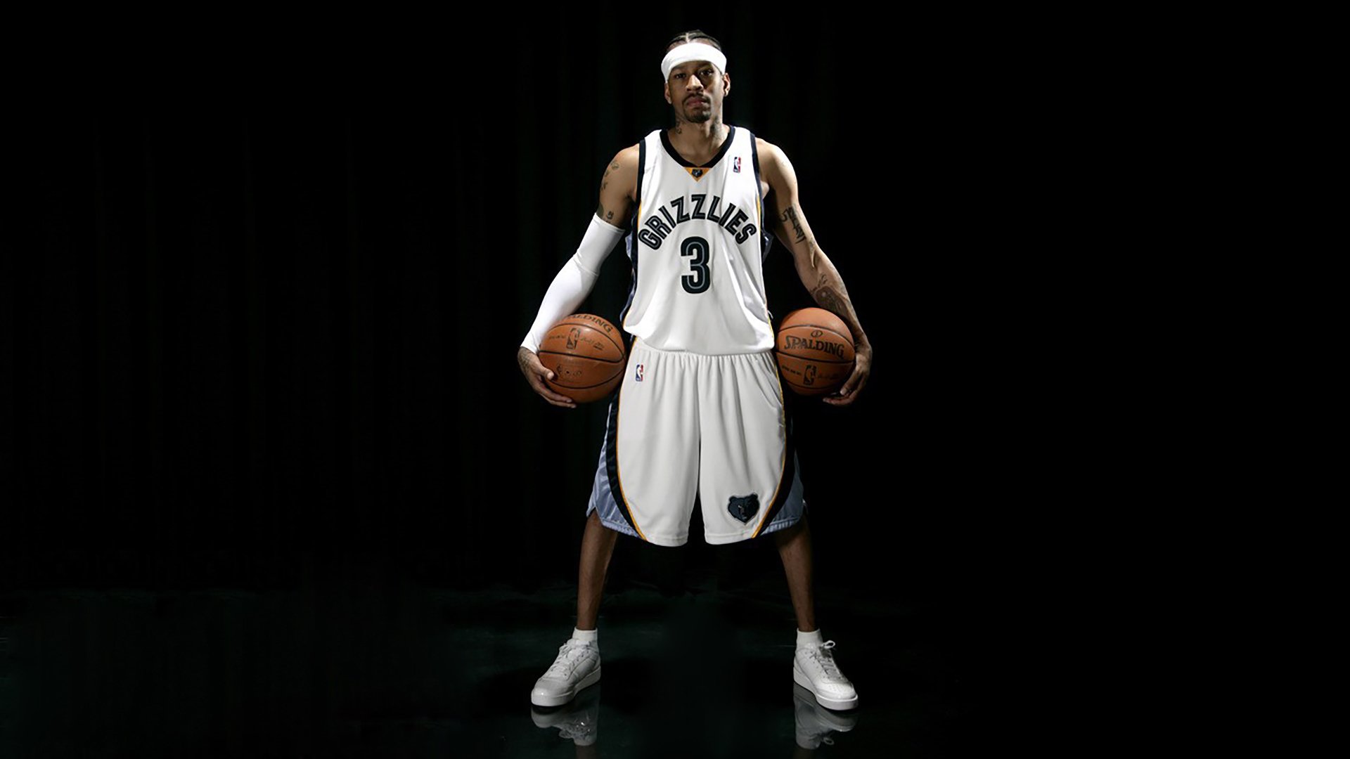 篮球场地智能维护机器人首次实地测试，智能化篮球场